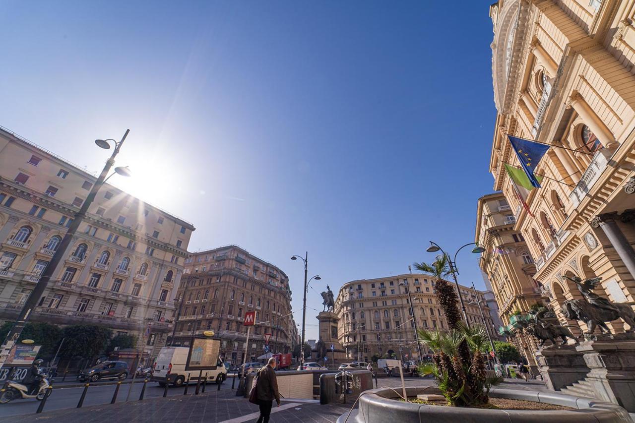 Le 4 Stagioni Dante H Napoli Centro, By Clapa Group Hotel Exterior photo