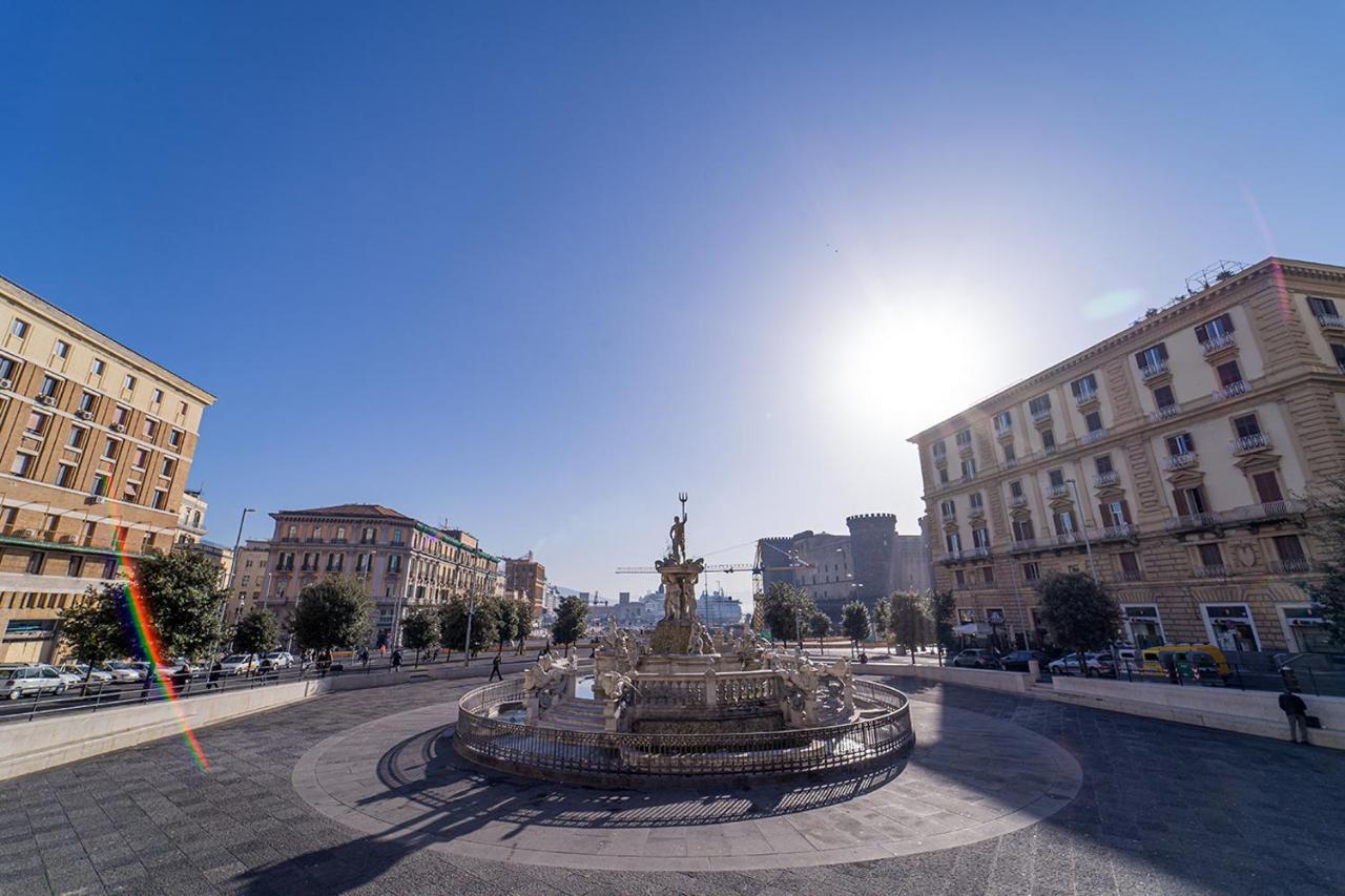 Le 4 Stagioni Dante H Napoli Centro, By Clapa Group Hotel Exterior photo