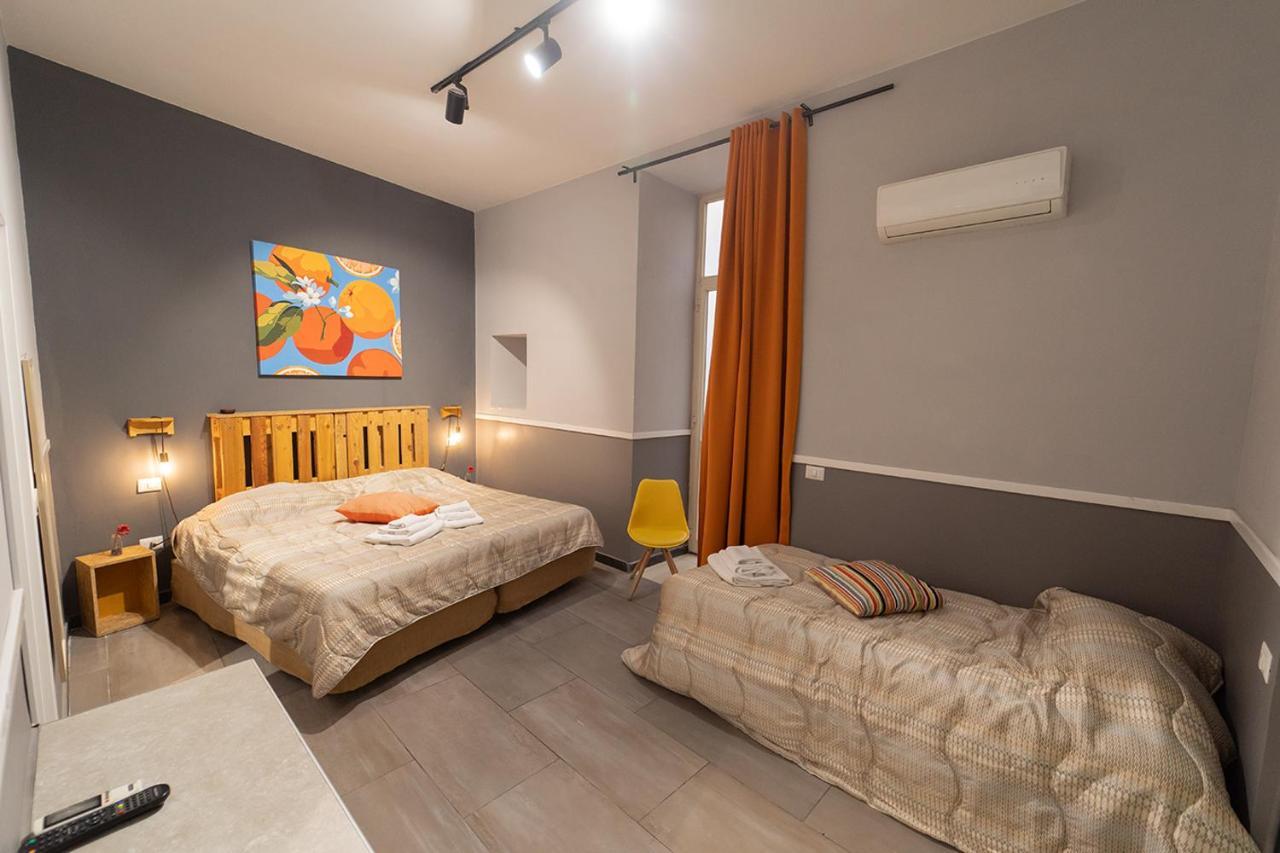 Le 4 Stagioni Dante H Napoli Centro, By Clapa Group Hotel Exterior photo