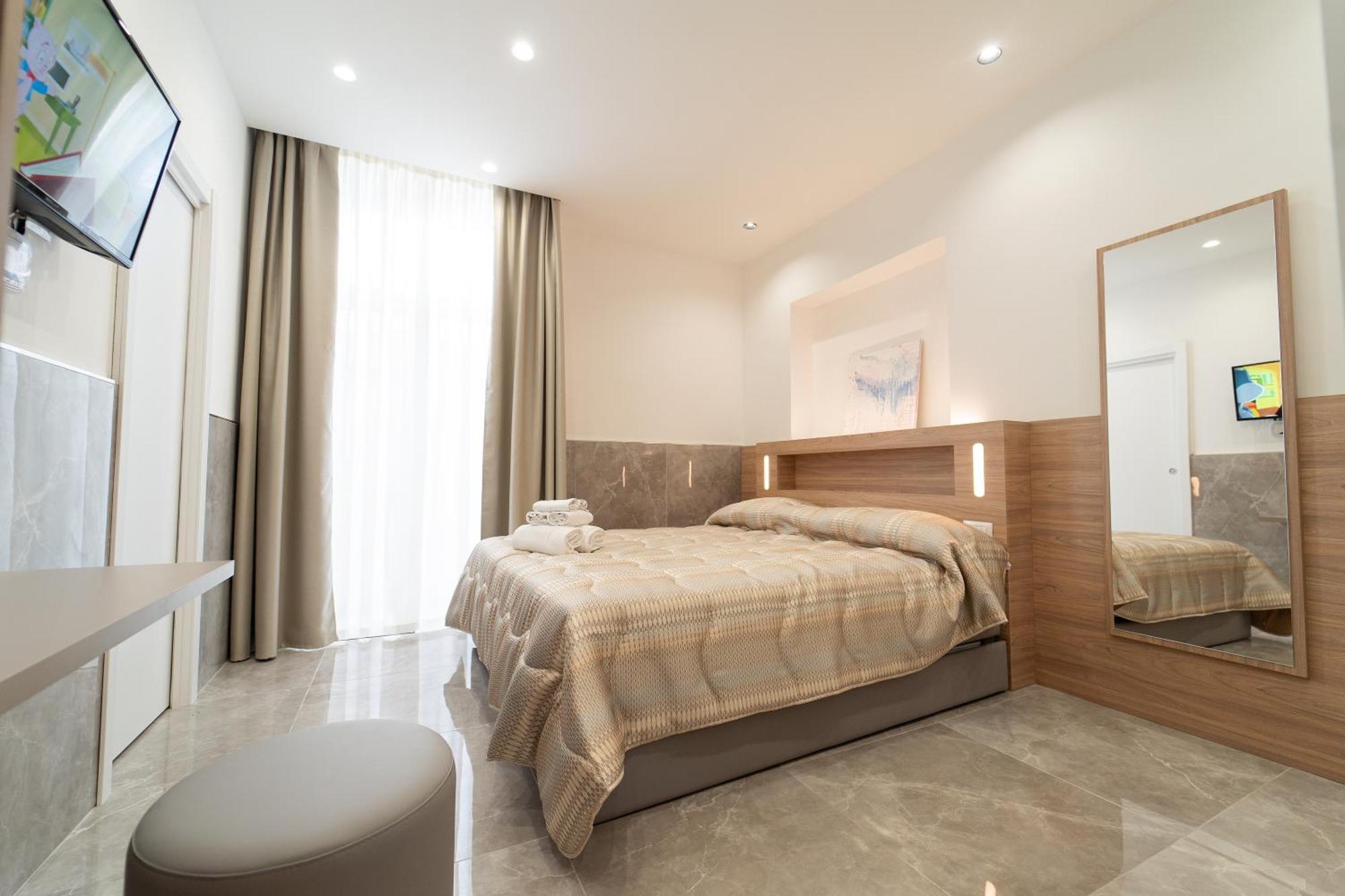 Le 4 Stagioni Dante H Napoli Centro, By Clapa Group Hotel Room photo
