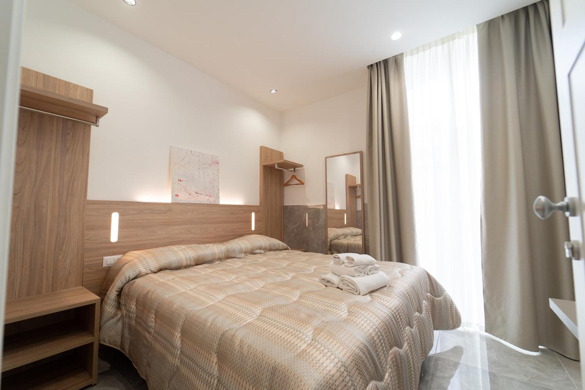 Le 4 Stagioni Dante H Napoli Centro, By Clapa Group Hotel Room photo