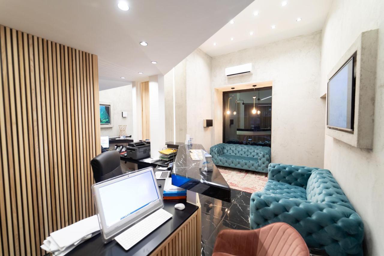 Le 4 Stagioni Dante H Napoli Centro, By Clapa Group Hotel Exterior photo